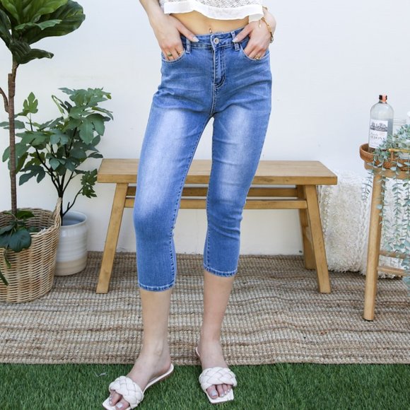 Slim Fit Capris Boyfriend Jeans - Picture 1 of 6